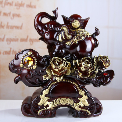 招財(cái)進(jìn)寶家居風(fēng)水?dāng)[件 樹脂仿紅木工藝的藝術(shù)與寓意